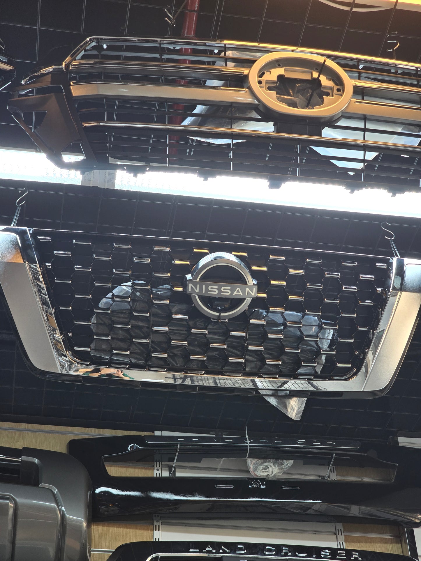 FRONT SHOW GRILL FOR NISSAN PATROL 2021 - 2022 - 2023 AND 2024